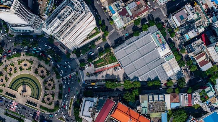 Khu vực trung tâm quanh Công trường Mê Linh nhìn từ trên cao, gần bến Bạch Đằng